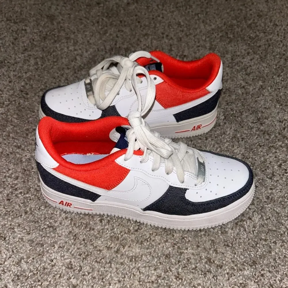 Nike Air Force 1 Low LV8 USA (GS) Size 5
